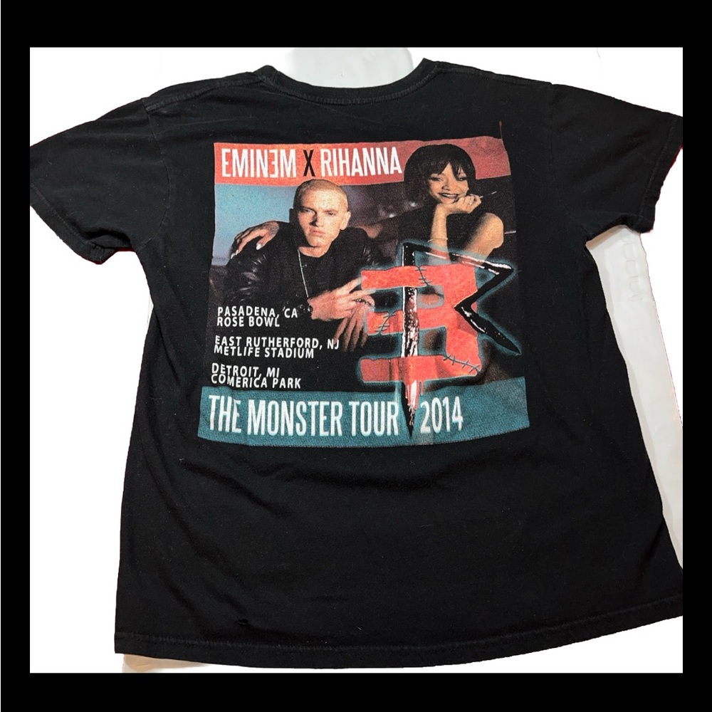 Eminem x Rihanna The Monster Tour 2014 Black Shirt Double Sided Size Medium M.